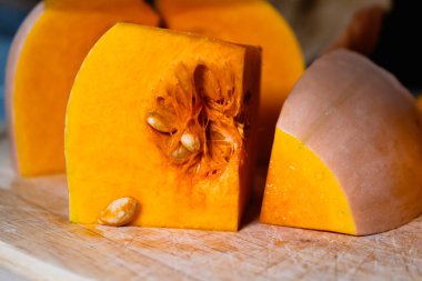 Kelebek dilimleri, çekirdekli ezme dilimleri, guguk biti moschata