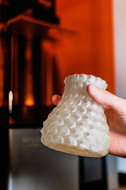 Resin 3d yazdırılmış vazo, ayrıntı ve hassasiyet sla 3d yazıcı ile