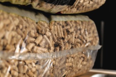 Yığınla saçma torbası, yenilenebilir enerji, sıkıştırılmış ahşap, alternatif yaşam tarzı