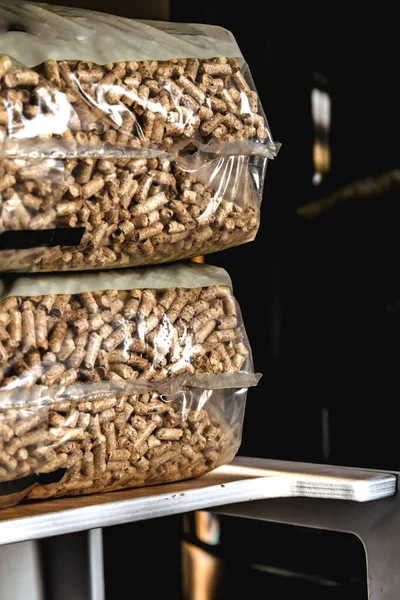 Yığınla saçma torbası, yenilenebilir enerji, sıkıştırılmış ahşap, alternatif yaşam tarzı