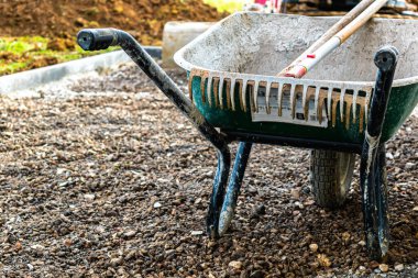 El arabası, malzeme taşımak için inşaat alanı araçları, çakıl, beton