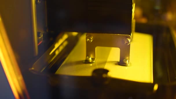 3D树脂打印机正在使用的详情 — 图库视频影像