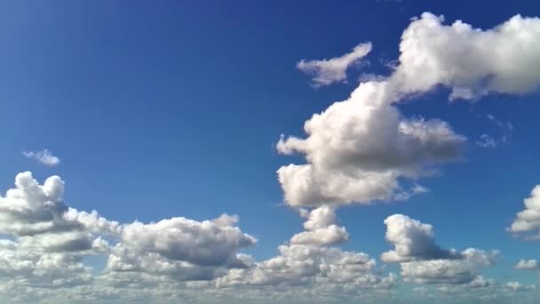 Drone Captura Hermoso Cielo Azul Con Nubes Efecto Giratorio Para — Vídeos de Stock