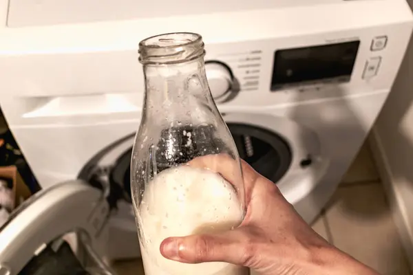 Çamaşır makinesi için ev yapımı çamaşır makinesi, Marsilya rendelenmiş sabun, kendin yap, sıfır atık, çevre dostu, çamaşır ve temizlik için doğal ürün.