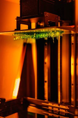 İç sergi salonunda 3D reçine yazıcısı