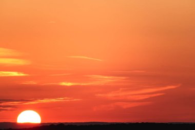 Güzel turuncu gün batımı, altın saat, arka plan