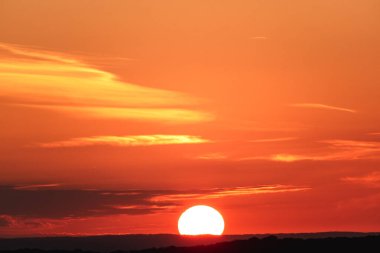 Güzel turuncu gün batımı, altın saat, arka plan