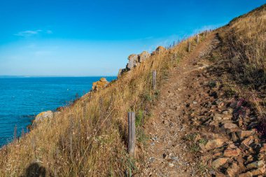 Pleneuf val andre yakınlarındaki Port Morvan plajı, Zırh Sahili, Fransa 'daki Brittany