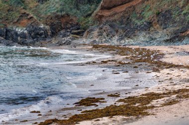 Pleneuf val andre yakınlarındaki Port Morvan plajı, Zırh Sahili, Fransa 'daki Brittany