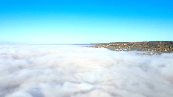 Туман Над Городом Вид Сверху — стоковое фото