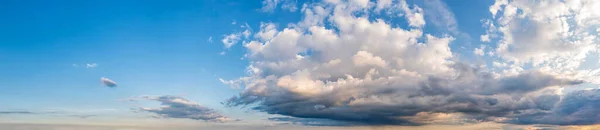Vista Panorâmica Céu Azul Com Nuvens Após Pôr Sol — Fotografia de Stock