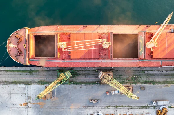Vista Superior Desde Dron Gran Barco Cargando Grano Para Exportación — Foto de Stock
