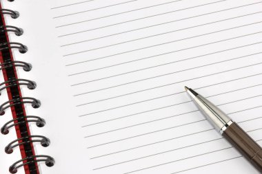 dizüstü bilgisayar ve lüks kalem görünümü 