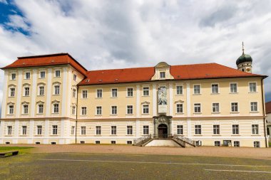 Bad Schussenried, Steinhausen, GERMANY, HAZİRAN 09 Haziran 2022: Bad Schussenried Abbey 'deki eski bir Katolik manastırı, Baden Wurttemberg, Almanya