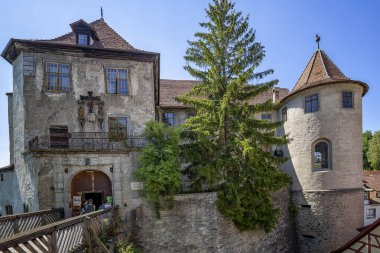 Meersburg, Almanya - 23 Temmuz 2019: Tarihi eski Meersburg kasabasındaki eski kale