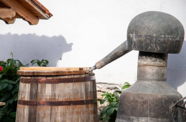 Yerel içki ve içki üretimi için küçük ölçekli bir içki imalathanesi ekipmanı