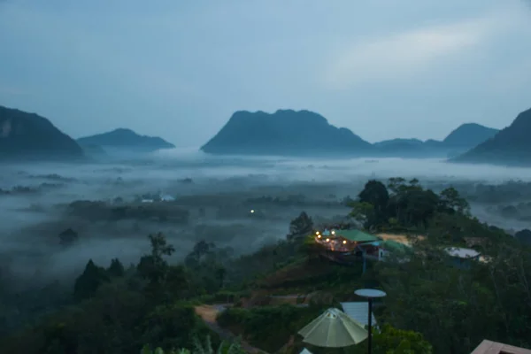Névoa Manhã Cedo Bela Montanha Sul Tailândia — Fotografia de Stock