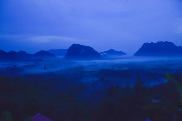 Ранним Утром Туман Красивая Гора Южном Таиланде — стоковое фото