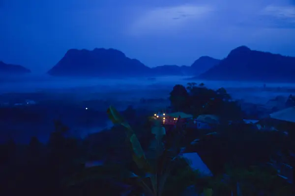 Ранковий Туман Прекрасна Гора Півдні Таїланду — стокове фото