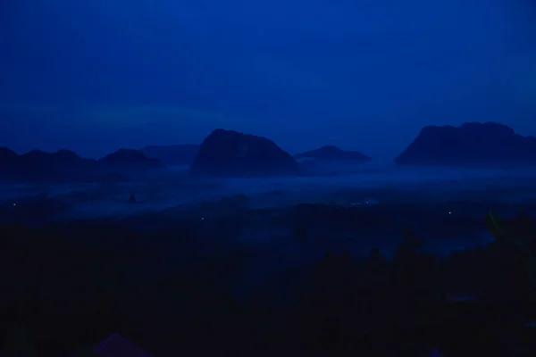 Ранковий Туман Прекрасна Гора Півдні Таїланду — стокове фото
