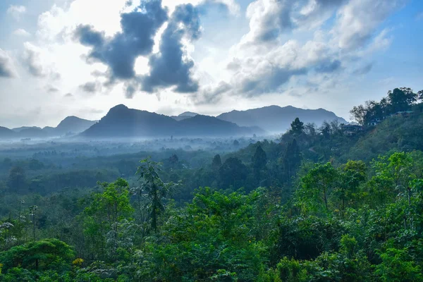 Cenário Névoa Matinal Nas Montanhas Sul Tailândia — Fotografia de Stock