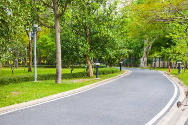  Bangkok, Tayland 'daki Garden Park' ta yürüyüş talimi.