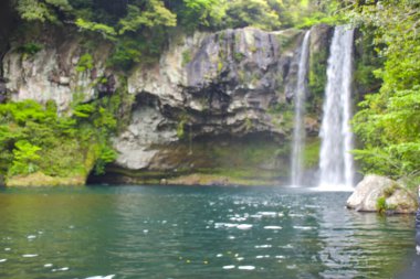 Güney Kore 'de güzel bir şelale