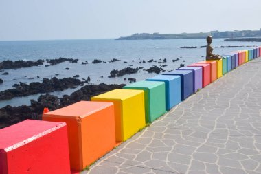 Güney Kore 'de bir adada güzel bir gökkuşağı yolu