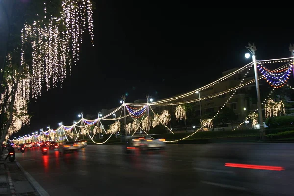 Bangkok, Tayland 'da yeni yıl süslemeleri, ışıkları ve mimarisi