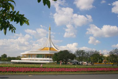 Suan Luang Rama 9 'da güzel, renkli çiçek tarlaları