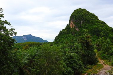 Güzel bir dağ, güney Tayland 'da bir dönüm noktası.