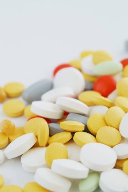 Eczacılık. Uyuşturucular masada.