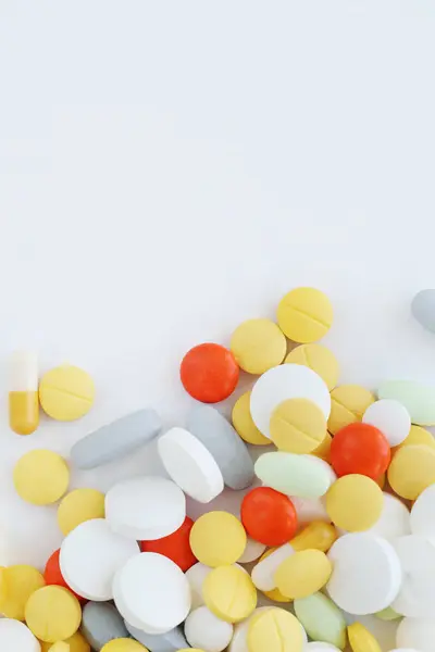 Pharmazeutisch Drogen Auf Dem Tisch lizenzfreie Stockfotos