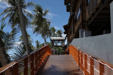 Tayland şehrindeki köprü.