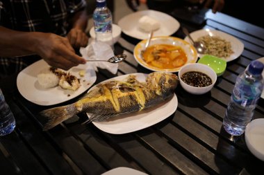 Tayland balığı ve deniz ürünleri.