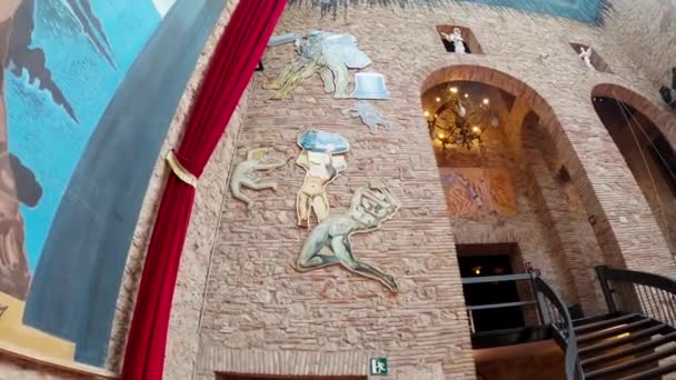 西班牙Figueres的Salvador Dali博物馆 位于菲格雷斯的达利剧院博物馆加泰罗尼亚Figueres的超现实主义画家Salvador Dali博物馆 — 图库视频影像