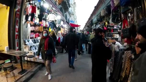 伊斯坦布尔的一个巨大的服装市场 服装供应商在伊斯坦布尔的一个市场上交易 伊斯坦布尔的大集市伊斯坦布尔的埃及集市 — 图库视频影像
