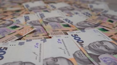 Ukrayna para birimi. 500 Hryvnia 'nın mezhebi. Büyük para. Ukrayna Merkez Bankası. Para birimi. Bir sürü Ukrayna parası. 500 hryvnia