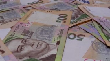 Ukrayna para birimi. 500 Hryvnia 'nın mezhebi. Büyük para. Ukrayna Merkez Bankası. Para birimi. Bir sürü Ukrayna parası. 500 hryvnia