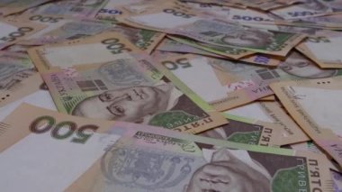 Ukrayna para birimi. 500 Hryvnia 'nın mezhebi. Büyük para. Ukrayna Merkez Bankası. Para birimi. Bir sürü Ukrayna parası. 500 hryvnia