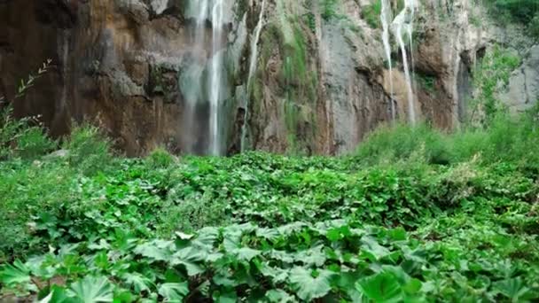 Vodopád Plitvických Jezerech Chorvatsku Národní Park Plitvická Jezera Chorvatsku Rezervujte — Stock video