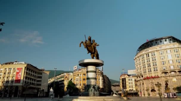 Krijger Paard Monument Hoofdstad Van Noord Macedonië Het Macedonische Plein — Stockvideo