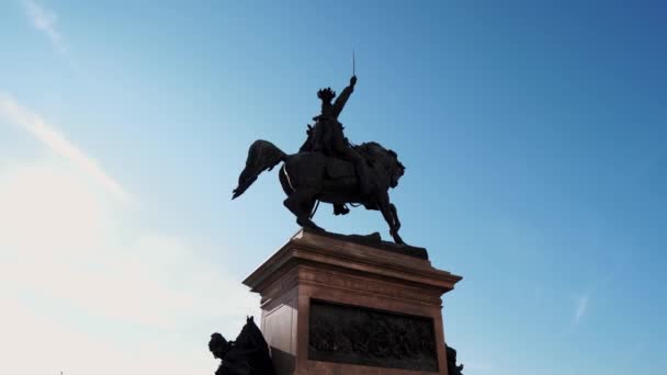 威尼斯维多 伊曼纽尔二世国家纪念碑 意大利威尼斯的马术雕像纪念碑 位于意大利威尼斯Castello Riva Degli Schiavoni的Victor Emmanuel二世纪念碑 — 图库视频影像