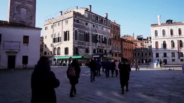 Piazza Santa Maria Formosa Venetië Mensen Lopen Door Piazza Santa — Stockvideo