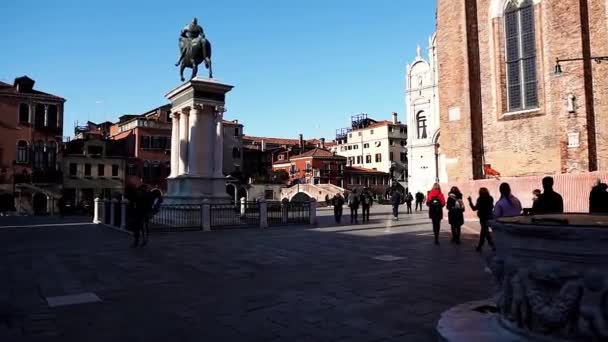 Calle Colorida Venecia Italia Gente Que Visita Venecia Los Turistas — Vídeo de stock
