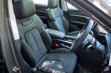 Hong Kong, Çin 4 Mayıs 2023: Audi Q8 e-tron SUV 2023 İç İşleri 4 Mayıs 2023, Hong Kong.