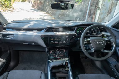 Hong Kong, Çin 4 Mayıs 2023: Audi Q8 e-tron SUV 2023 İç İşleri 4 Mayıs 2023, Hong Kong.