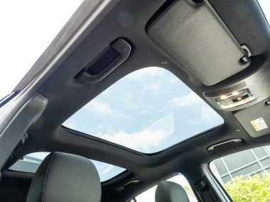 Hong Kong, Çin 15 Ocak 2023: Mercedes-Benz 200 SUV 2023 Sunroof 11 Ekim 2023, Hong Kong.