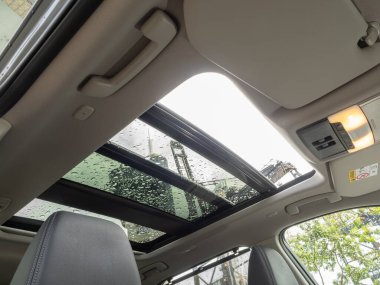 Hong Kong, Çin 15 Ocak 2023 Nissan X-Trail SUV 2023 Sunroof 15 Ocak 2023, Hong Kong.