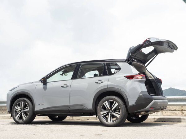Гонконг, Китай 15 января 2023 года: Nissan X-Trail SUV 2023 День тест-драйва 15 января 2023 года в Гонконге.
